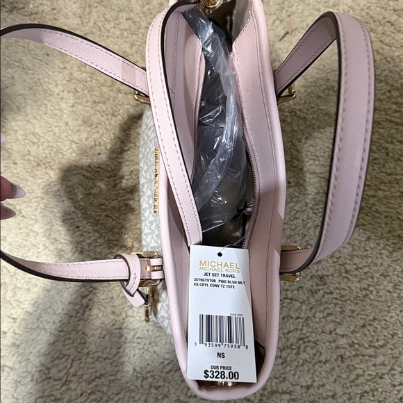 Small Michael Kors purse - Picture 3 of 3